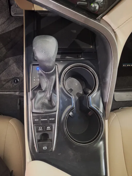 2020 Toyota Camry  LE HEV 
