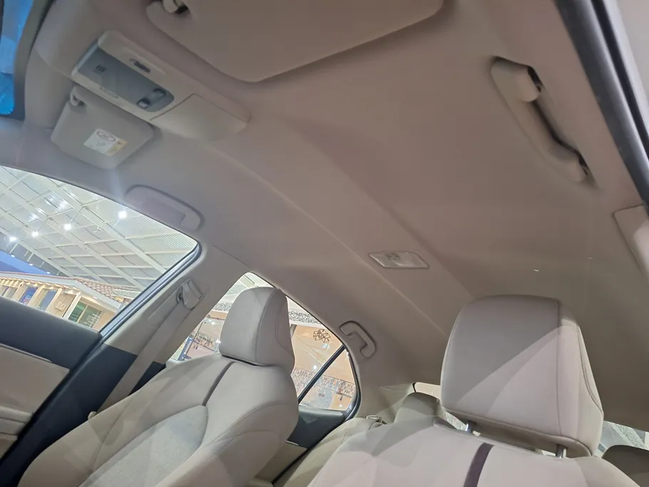 2020 Toyota Camry  LE HEV 