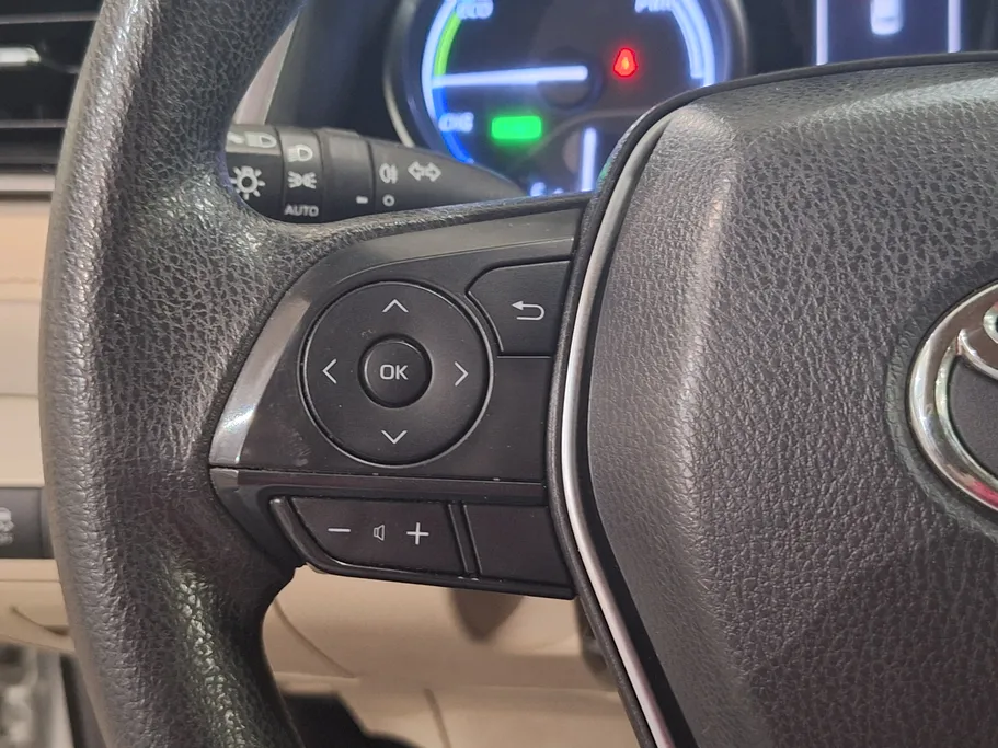 2020 Toyota Camry  LE HEV 