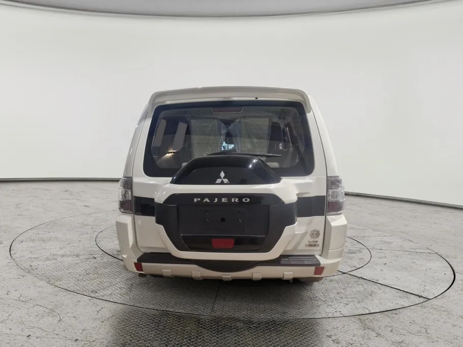 2022 Mitsubishi Pajero GLS 5Doors 