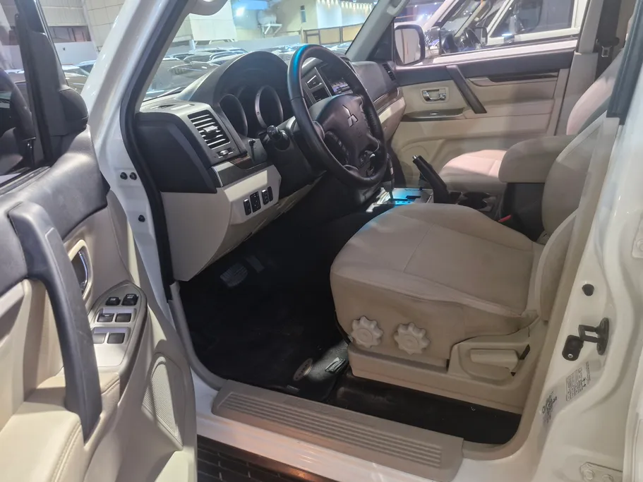 2022 Mitsubishi Pajero GLS 5Doors 
