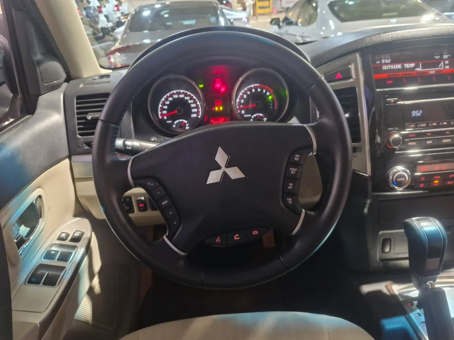 2022 Mitsubishi Pajero GLS 5Doors 