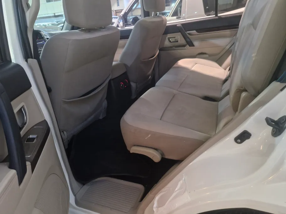 2022 Mitsubishi Pajero GLS 5Doors 