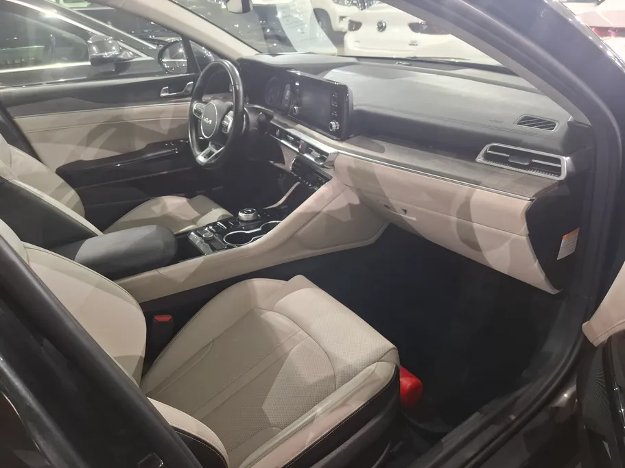 2023 Kia K5 GL 