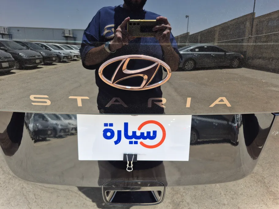 هيونداي ستاريا لاكجري 7 مقاعد 2022 