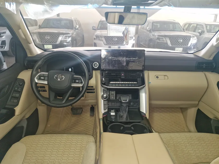 تويوتا لاندكروزر GXR2 2025 