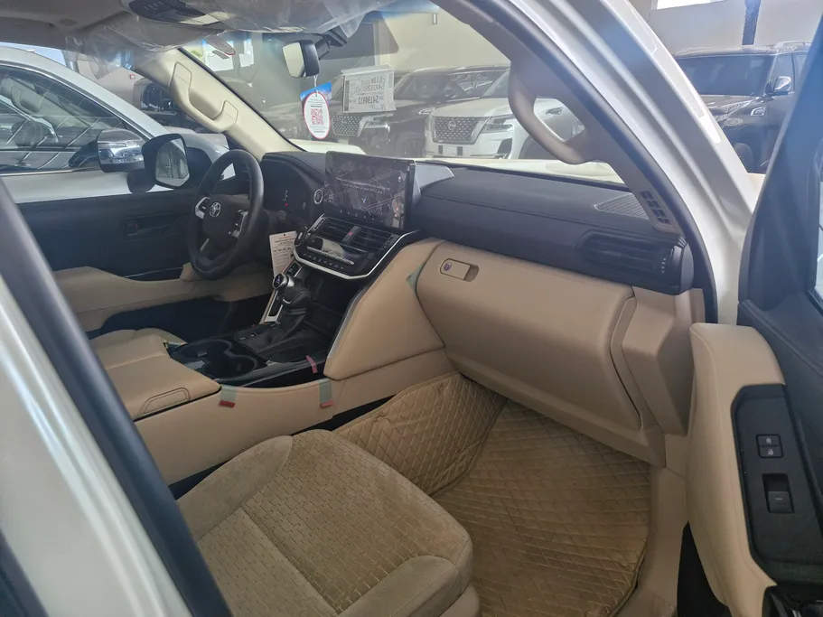 تويوتا لاندكروزر GXR2 2025 
