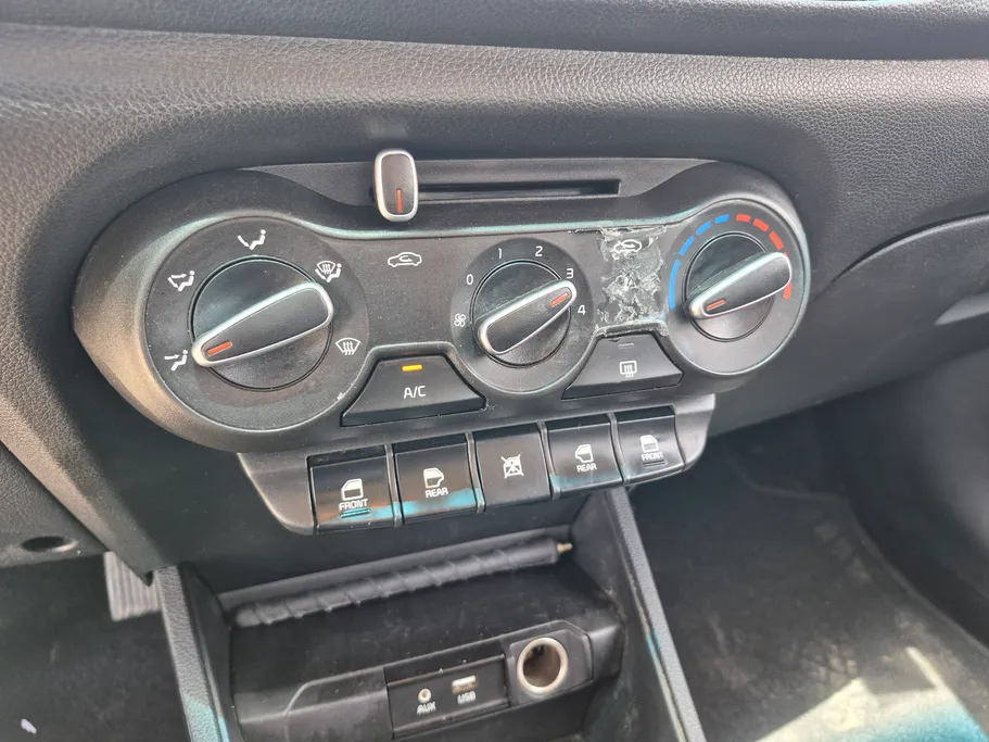 2023 Kia Pegas LX 