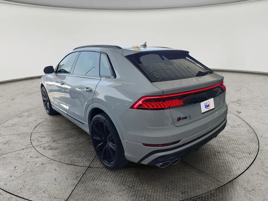 2023 Audi Q8 S Line 