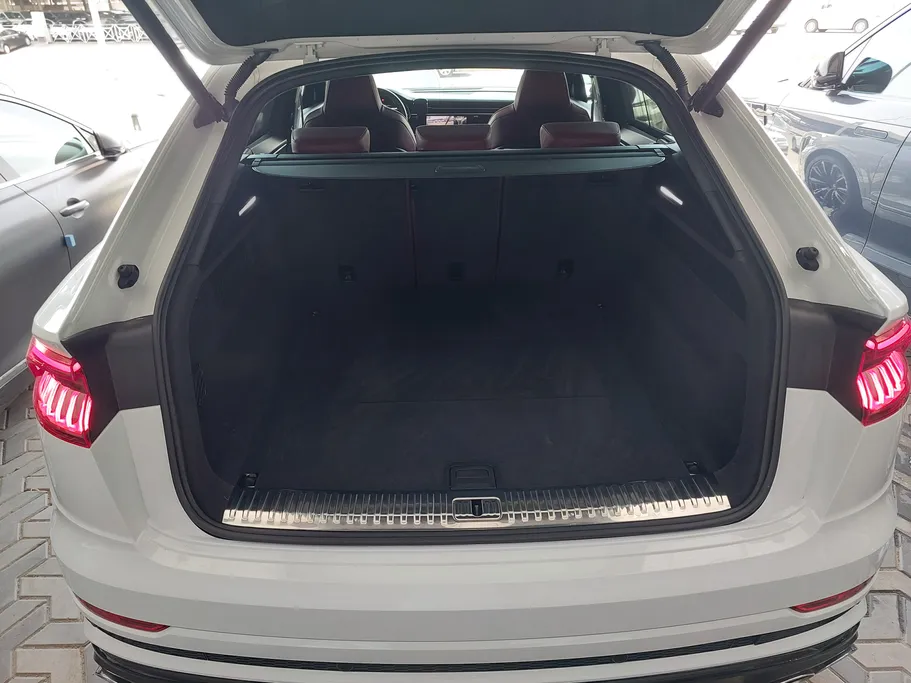 2023 Audi Q8 S Line 