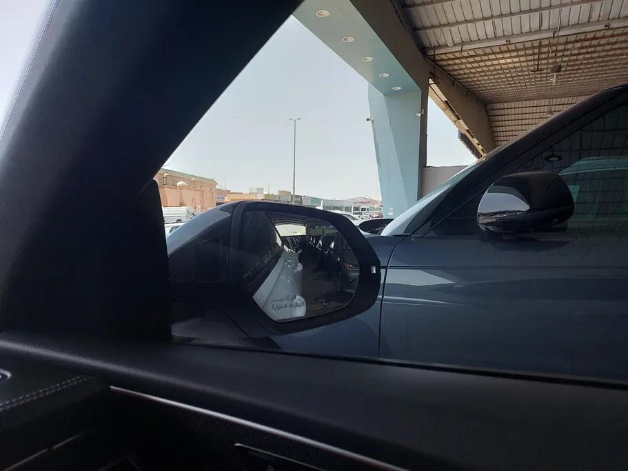 2023 Audi Q8 S Line 