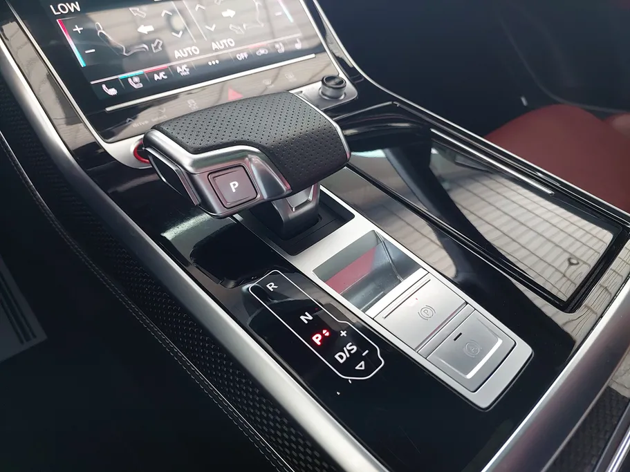 2023 Audi Q8 S Line 