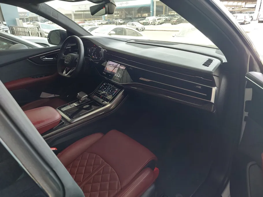 2023 Audi Q8 S Line 