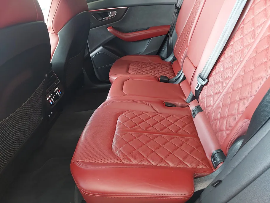 2023 Audi Q8 S Line 