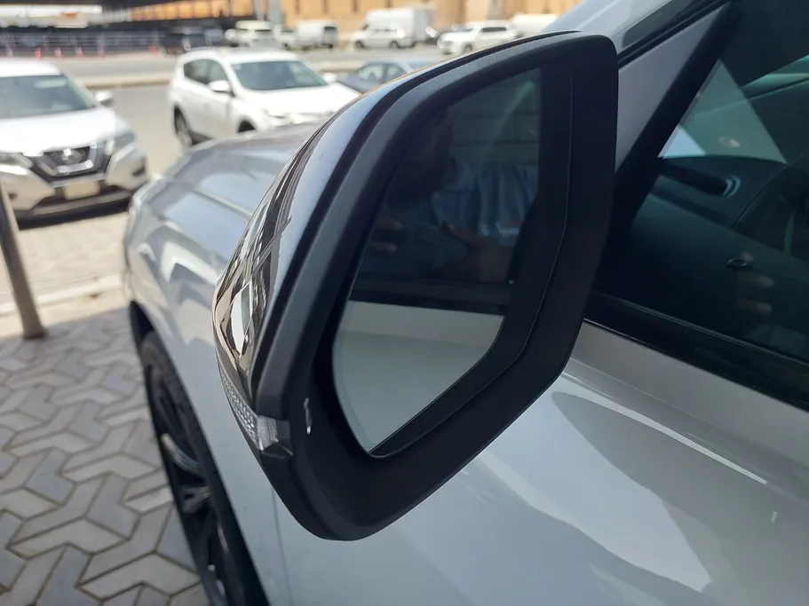2023 Audi Q8 S Line 