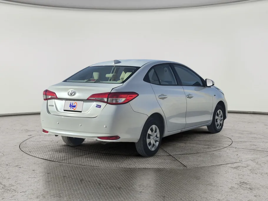 2022 Toyota Yaris  Y 
