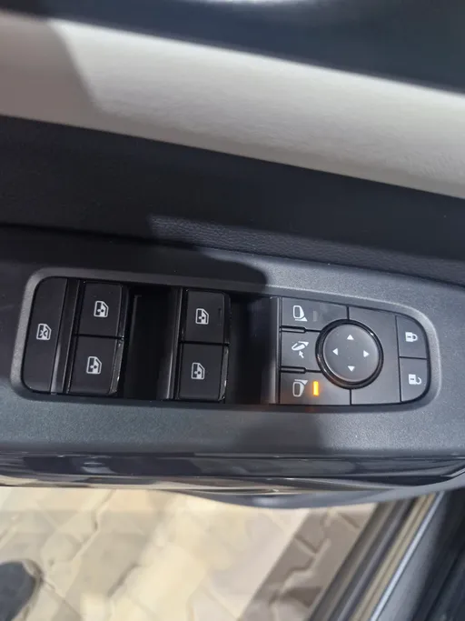 2023 Nissan Pathfinder S 