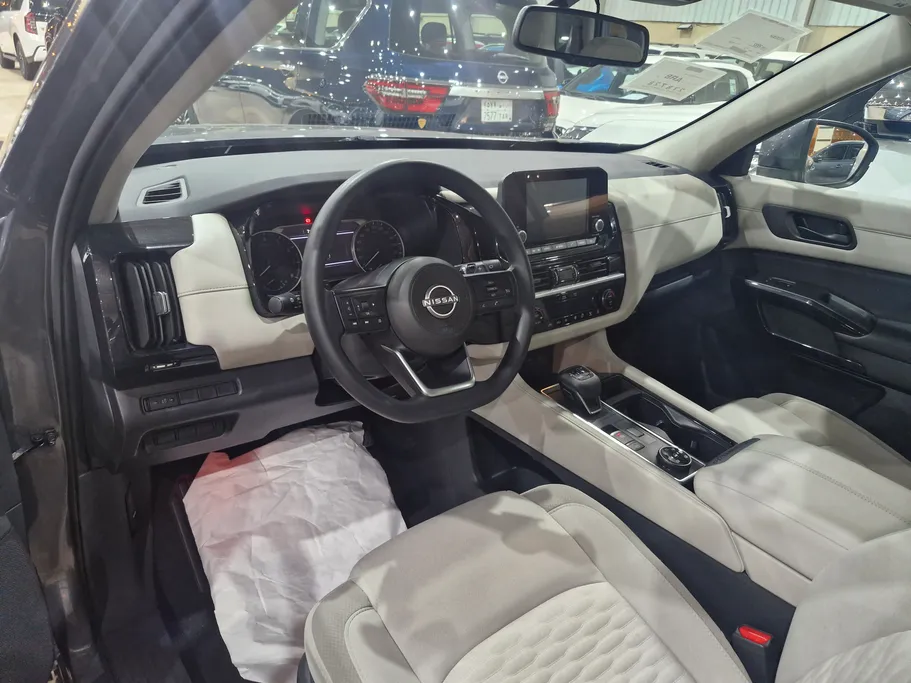 2023 Nissan Pathfinder S 