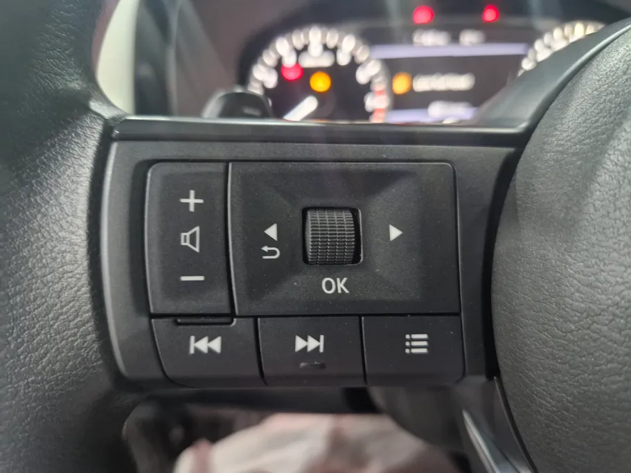 2023 Nissan Pathfinder S 