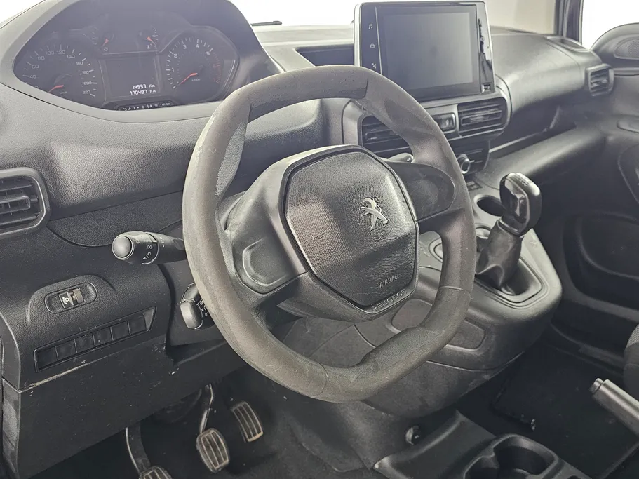 2023 Peugeot Partner Short van 