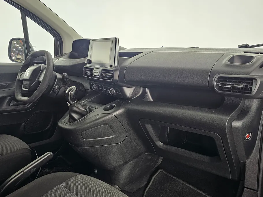 2023 Peugeot Partner Short van 