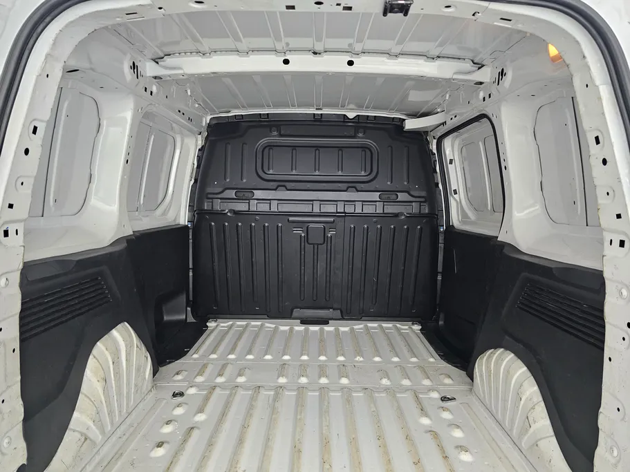 2023 Peugeot Partner Short van 