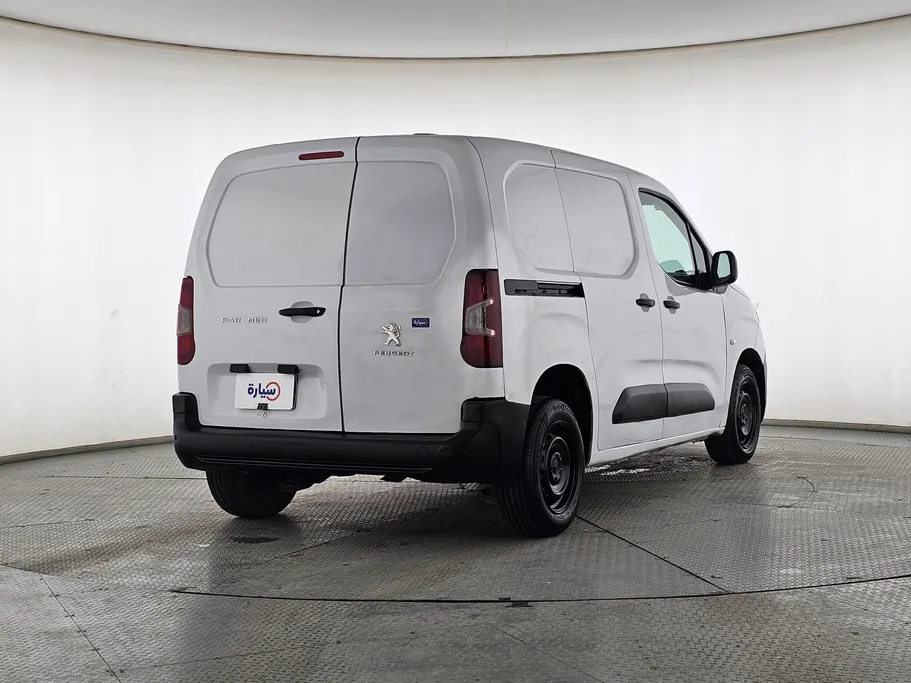 2023 Peugeot Partner Short van 