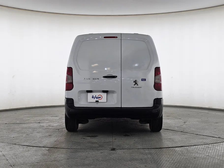 2023 Peugeot Partner Short van 