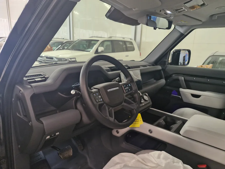 2025 Land Rover Defender X DYNAMIC 