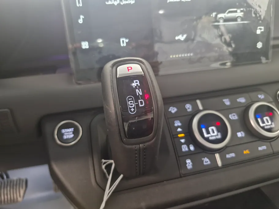2025 Land Rover Defender X DYNAMIC 