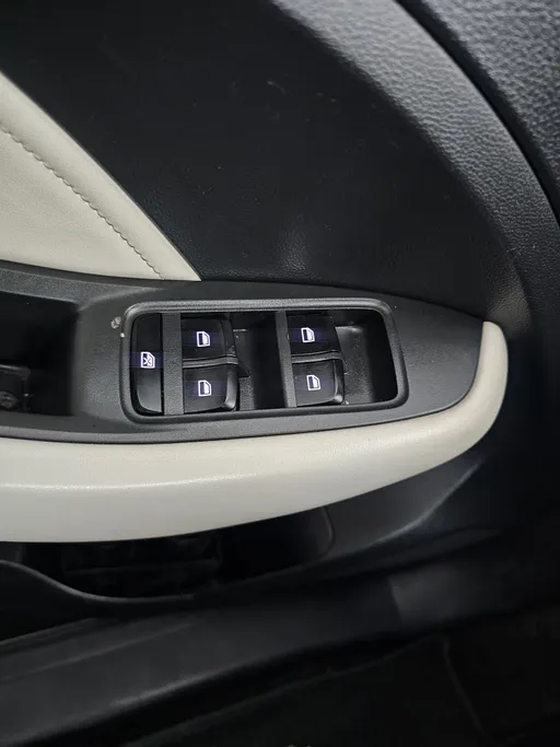 2022 MG ZS LUX 