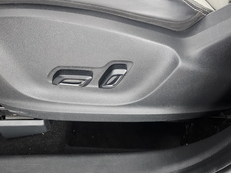 2022 MG ZS LUX 