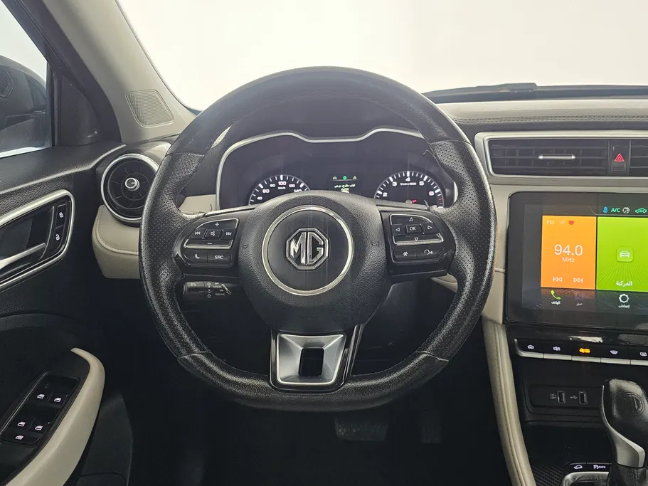 2022 MG ZS LUX 