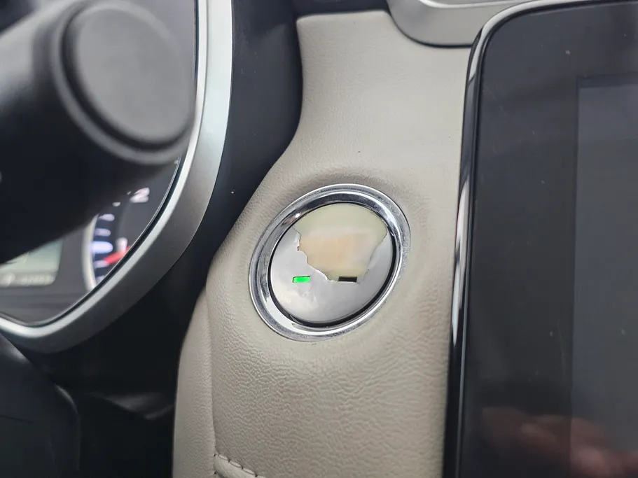2022 MG ZS LUX 