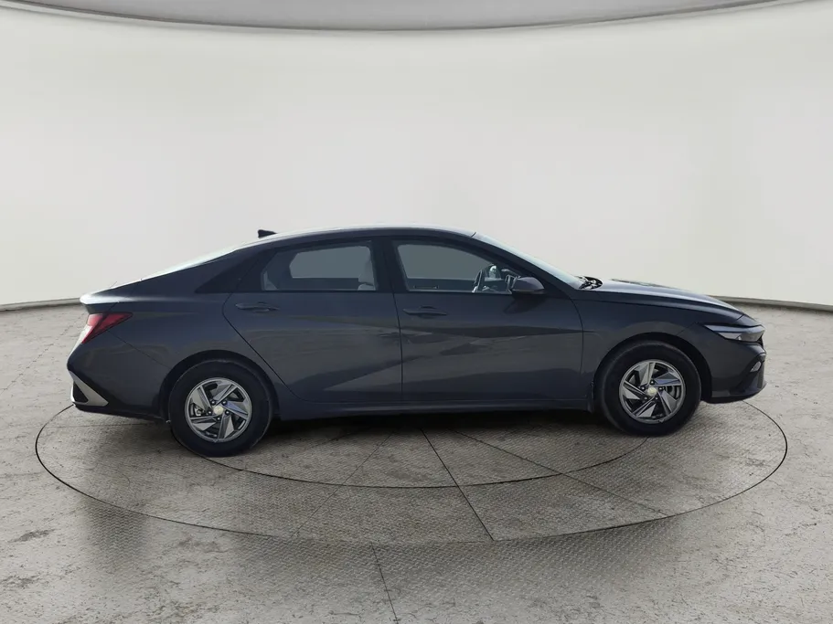 2024 Hyundai Elantra Smart 