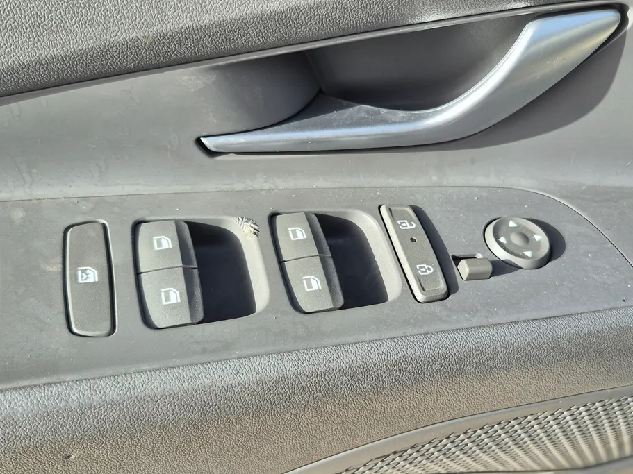 2024 Hyundai Elantra Smart 