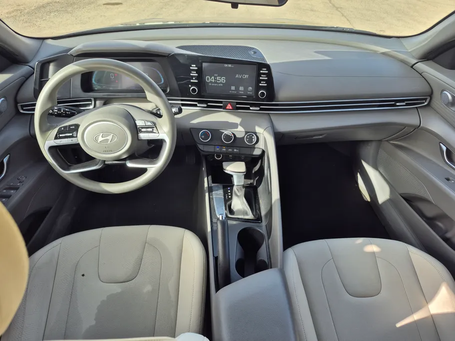 2024 Hyundai Elantra Smart 