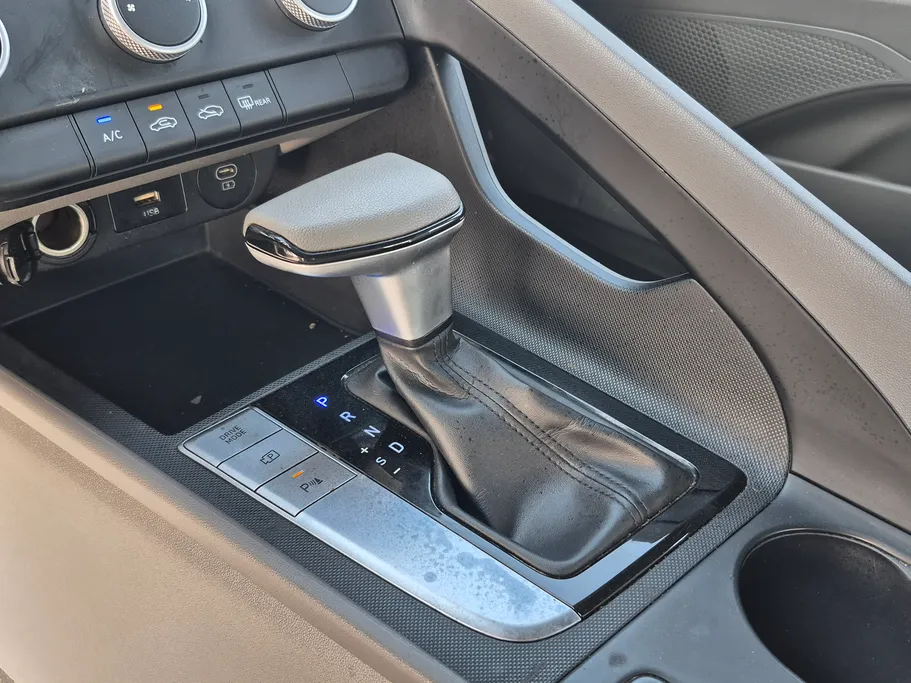 2024 Hyundai Elantra Smart 