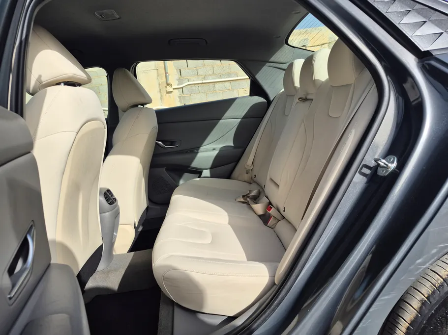 2024 Hyundai Elantra Smart 