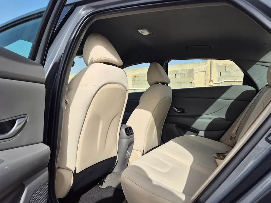 2024 Hyundai Elantra Smart 