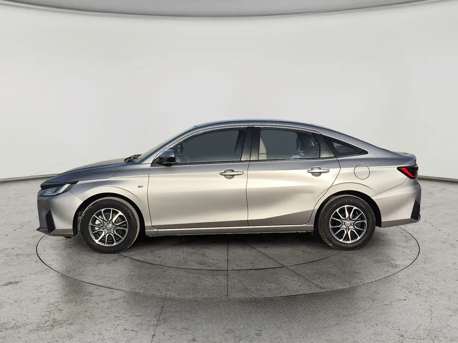 2023 Toyota Yaris  Y 