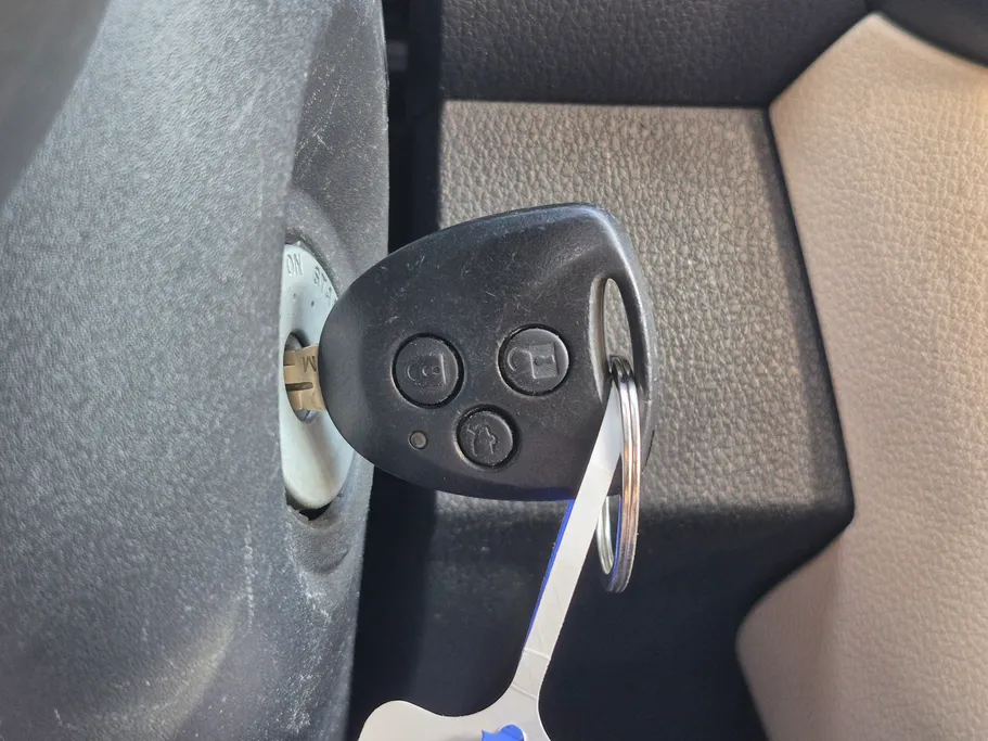 2023 Toyota Yaris  Y 