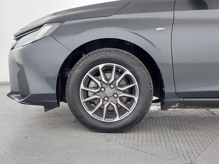 2023 Toyota Yaris  Y 