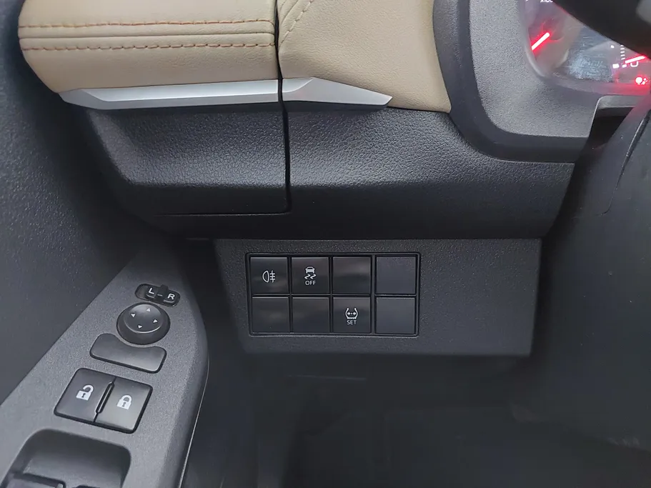 2023 Toyota Yaris  Y 