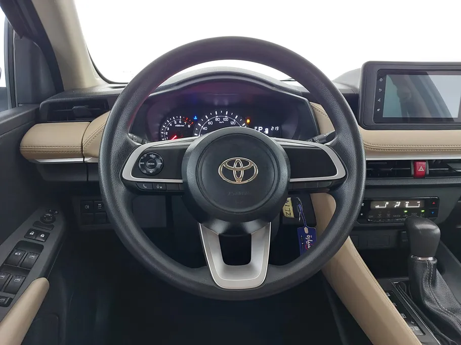 2023 Toyota Yaris  Y 