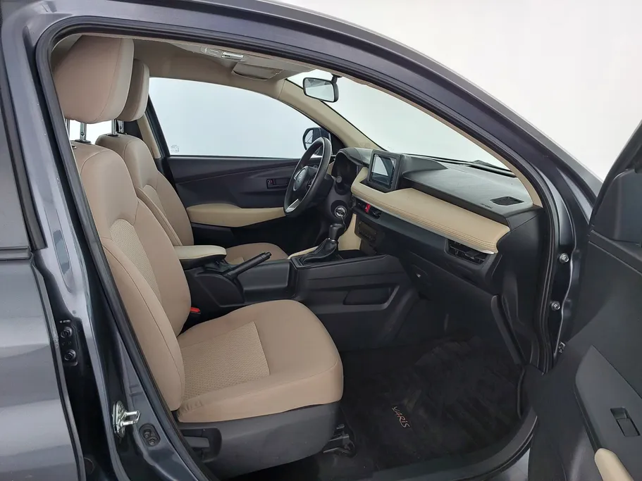 2023 Toyota Yaris  Y 