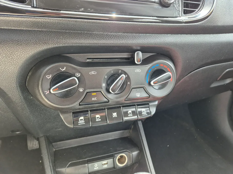 2023 Kia Pegas LX 