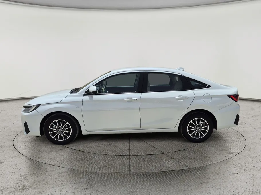 2024 Toyota Yaris  Y 