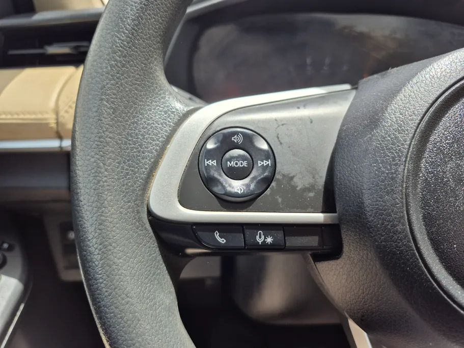 2024 Toyota Yaris  Y 