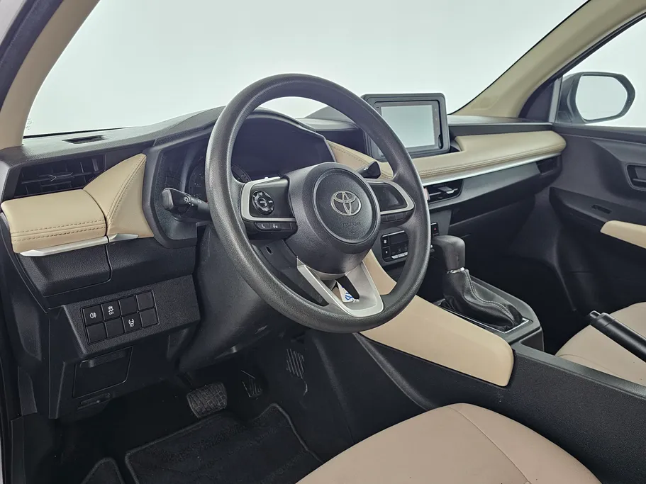 2023 Toyota Yaris  Y 